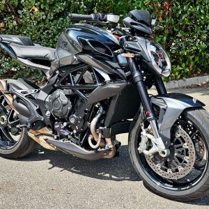 MV Agusta Brutale 800 RR vue trois-quarts avant